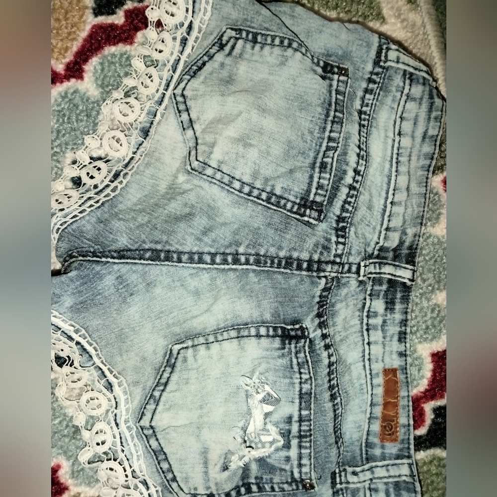 Lei shorts